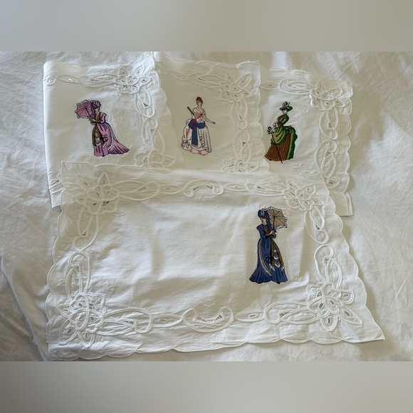 Battenberg Lace Placemats | Vintage Ladies Embroidered | Set Of 4 - Picture 6 of 12